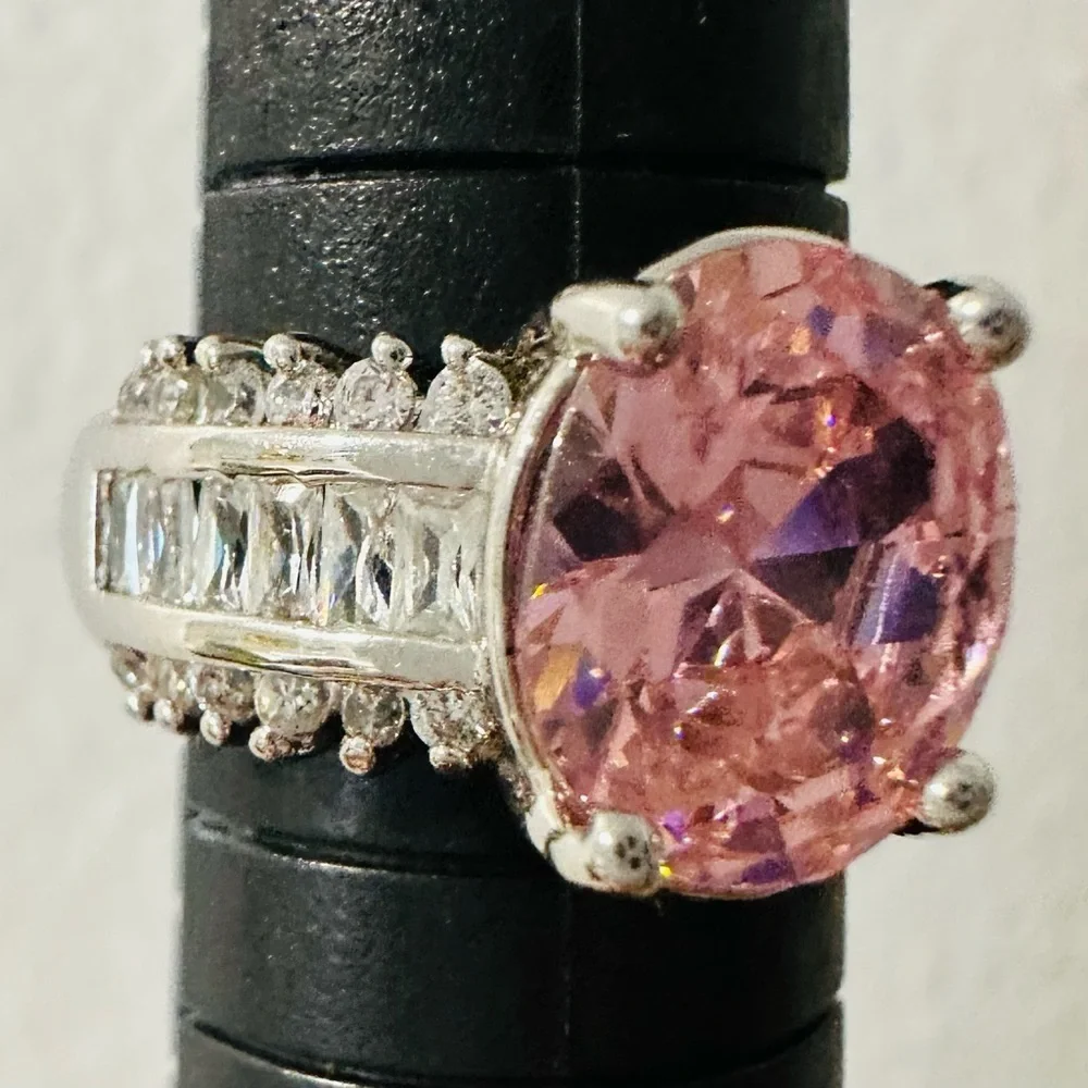 Stunning! 925 Silver Pink Oval Cut Sapphire Ring